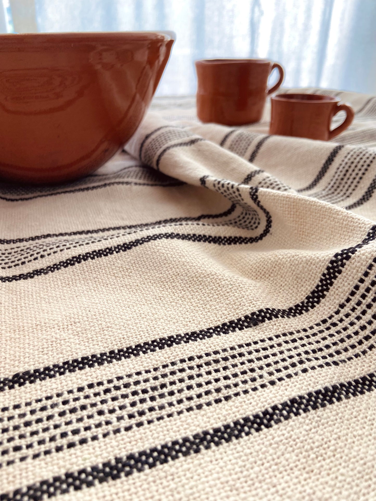 TABLECLOTH BLACK LINES 160x200CM