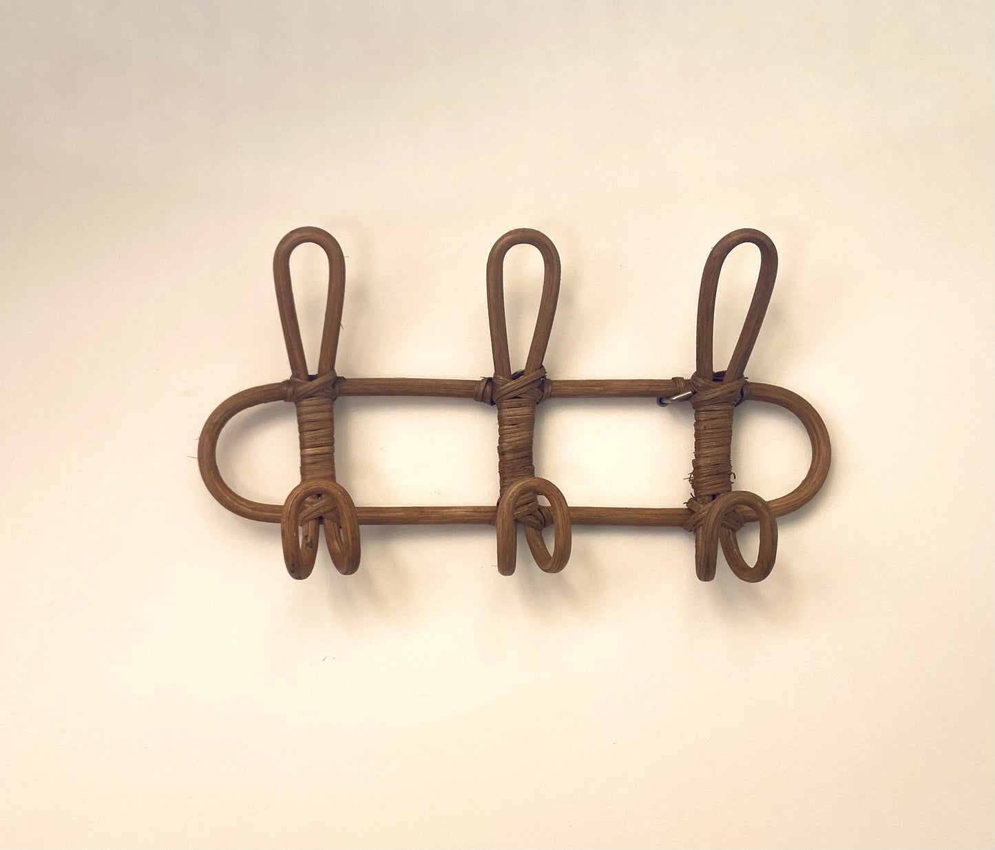 RATTAN COAT RACK THREE HANDLES