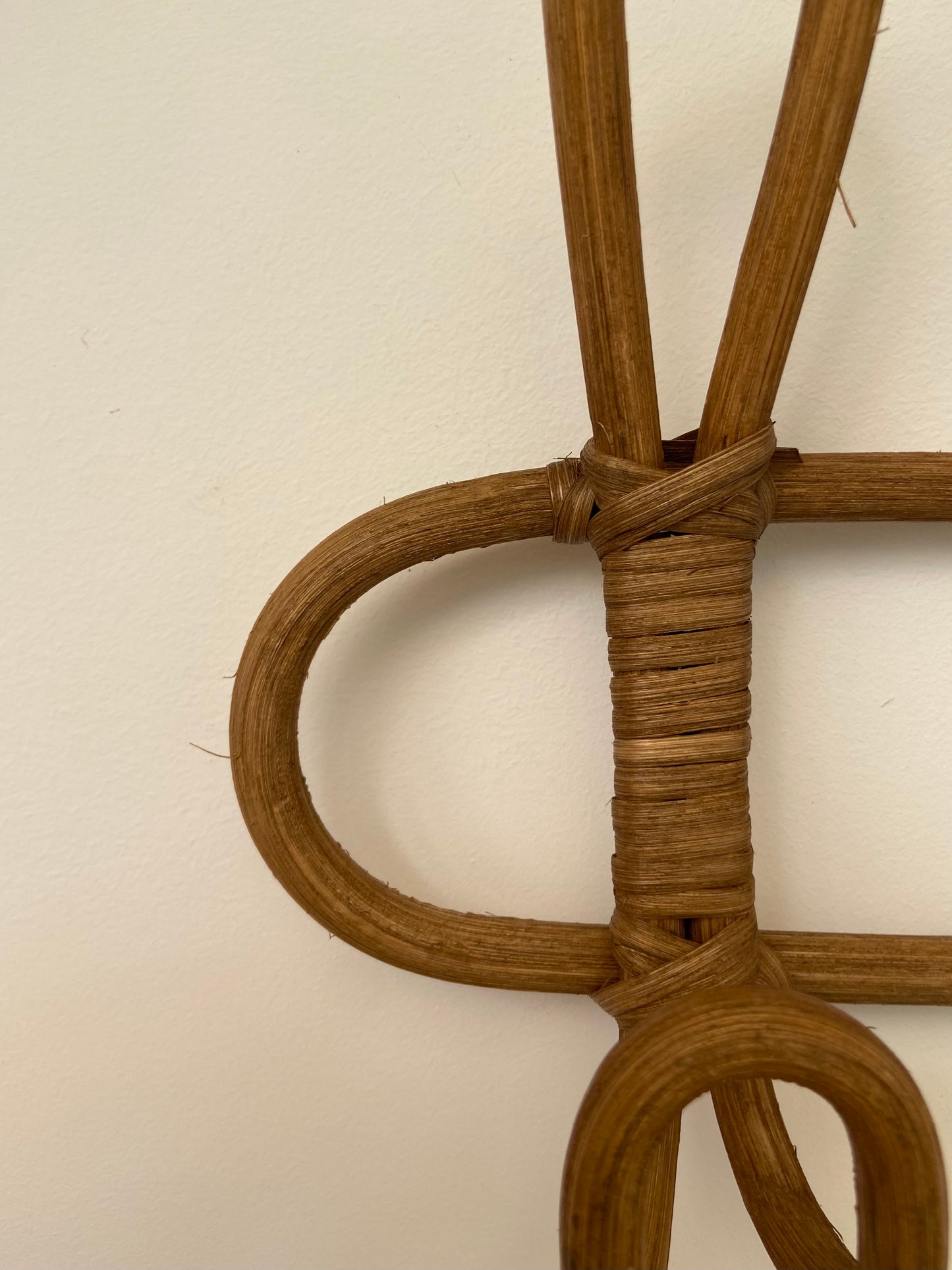 RATTAN COAT RACK THREE HANDLES