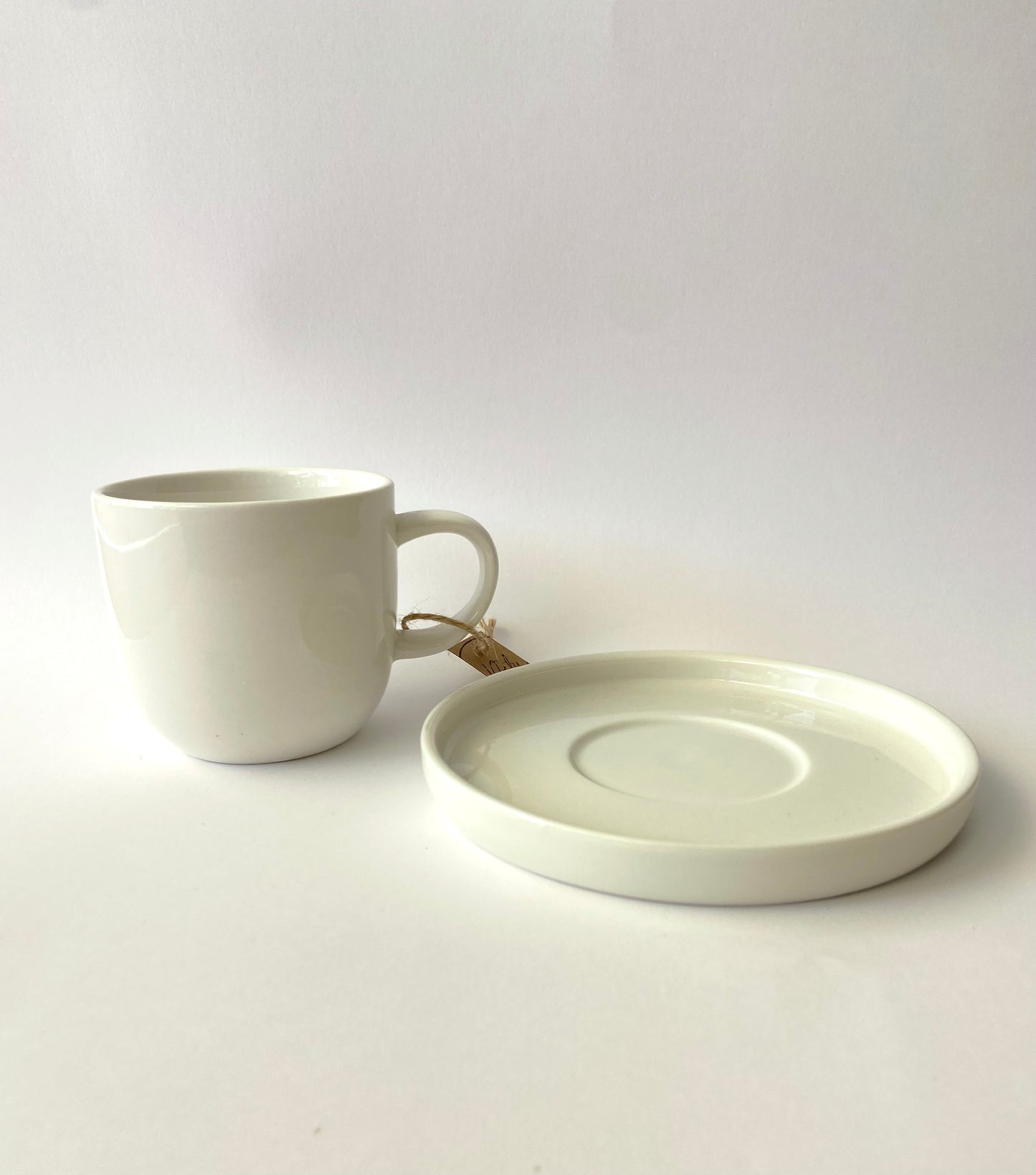 SET DE TAZA + PLATO BLANCO